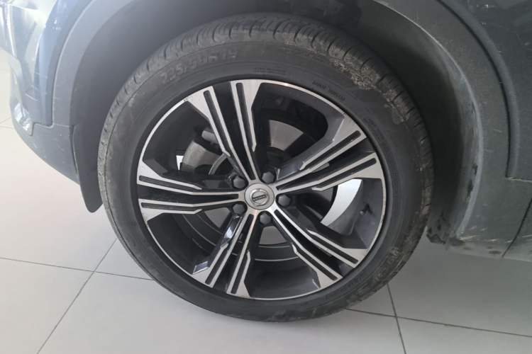 Used Volvo XC40 2020 T4 Four-Wheel Drive Smart Luxury Edition Exterior 4