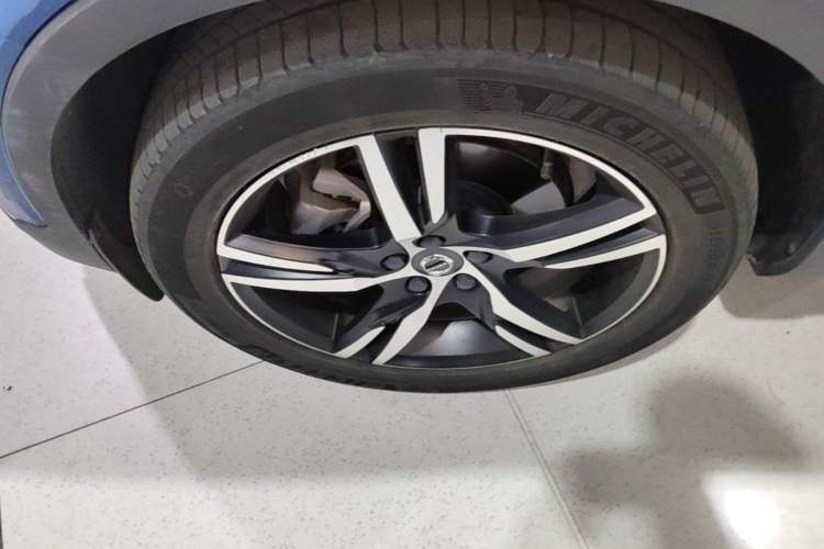 Used Volvo XC40 2020 T4 Four-Wheel Drive Smart & Sporty Edition Exterior 4