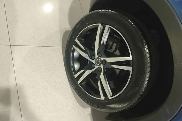 Used Volvo XC40 2020 T4 Four-Wheel Drive Smart & Sporty Edition Exterior 5