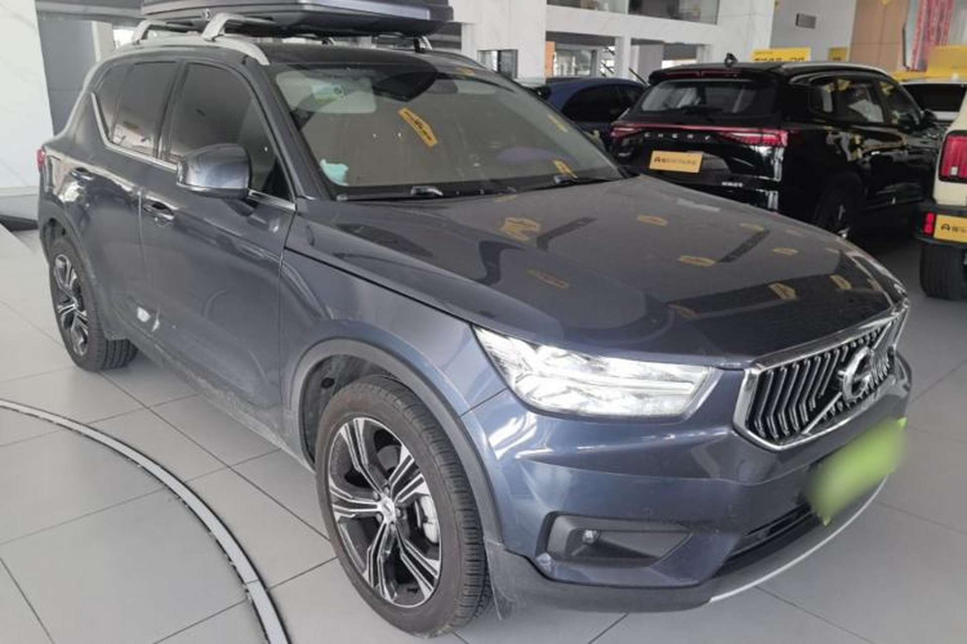 Used Volvo XC40 2020 T4 Four-Wheel Drive Smart Luxury Edition Front Right 45 Deg