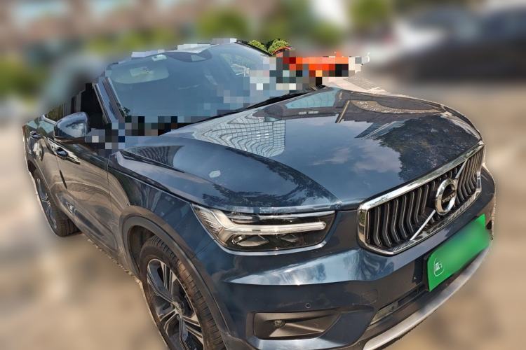 Used Volvo XC40 2020 T4 Four-Wheel Drive Smart Luxury Edition Front Right 45 Deg