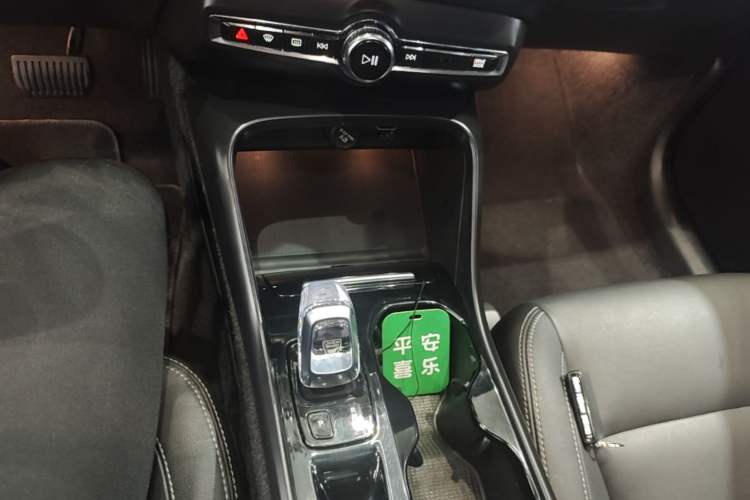 Used Volvo XC40 2020 T4 Four-Wheel Drive Smart Luxury Edition Gear Lever