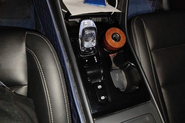 Used Volvo XC40 2020 T4 Four-Wheel Drive Smart Luxury Edition Gear Lever
