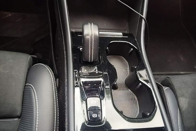 Used Volvo XC40 2020 T4 Four-Wheel Drive Smart & Sporty Edition Gear Lever