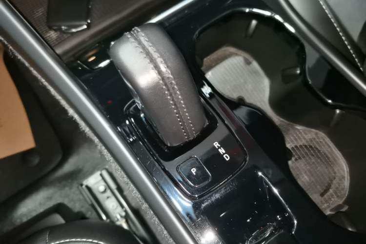 Used Volvo XC40 2020 T3 Smart & Stylish Edition Gear Lever