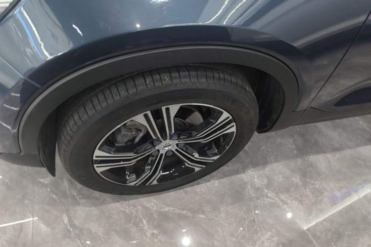 Used Volvo XC40 2020 T4 Four-Wheel Drive Smart Luxury Edition Left Front Wheel Hub