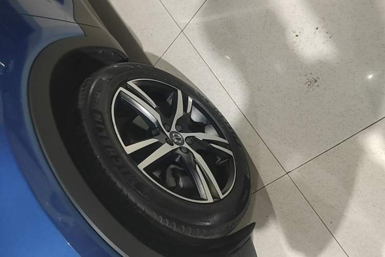 Used Volvo XC40 2020 T4 Four-Wheel Drive Smart & Sporty Edition Left Front Wheel Hub