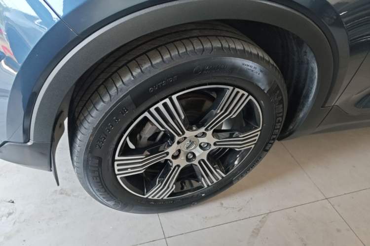 Used Volvo XC40 2020 T3 Zhiyuan Luxury Edition Left Front Wheel Hub