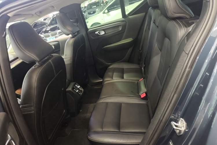 Used Volvo XC40 2020 T4 Four-Wheel Drive Smart Luxury Edition Left Rear Seat
