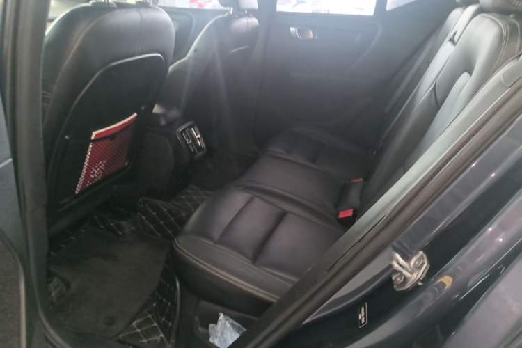 Used Volvo XC40 2020 T4 Four-Wheel Drive Smart Luxury Edition Left Rear Seat