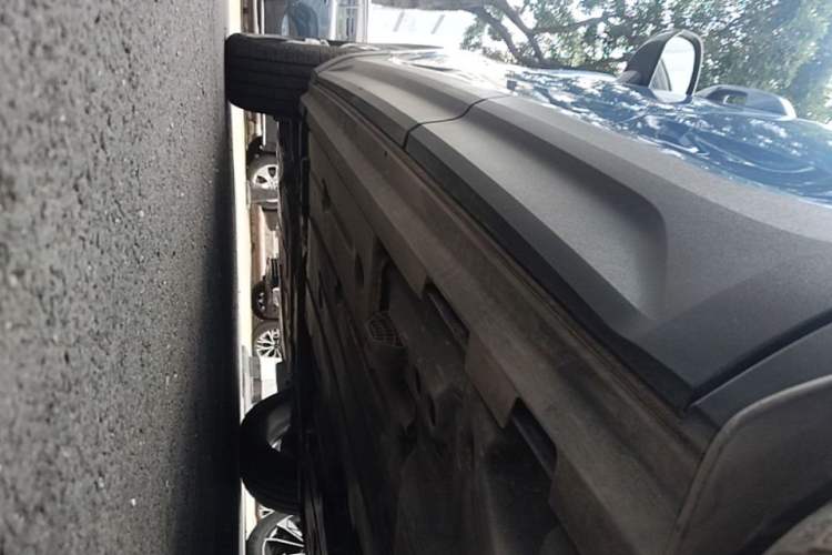 Used Volvo XC40 2020 T4 Four-Wheel Drive Smart & Sporty Edition Left Side Sill