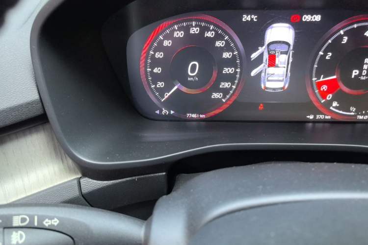 Used Volvo XC40 2020 T3 Zhiyuan Luxury Edition Odometer Close Up