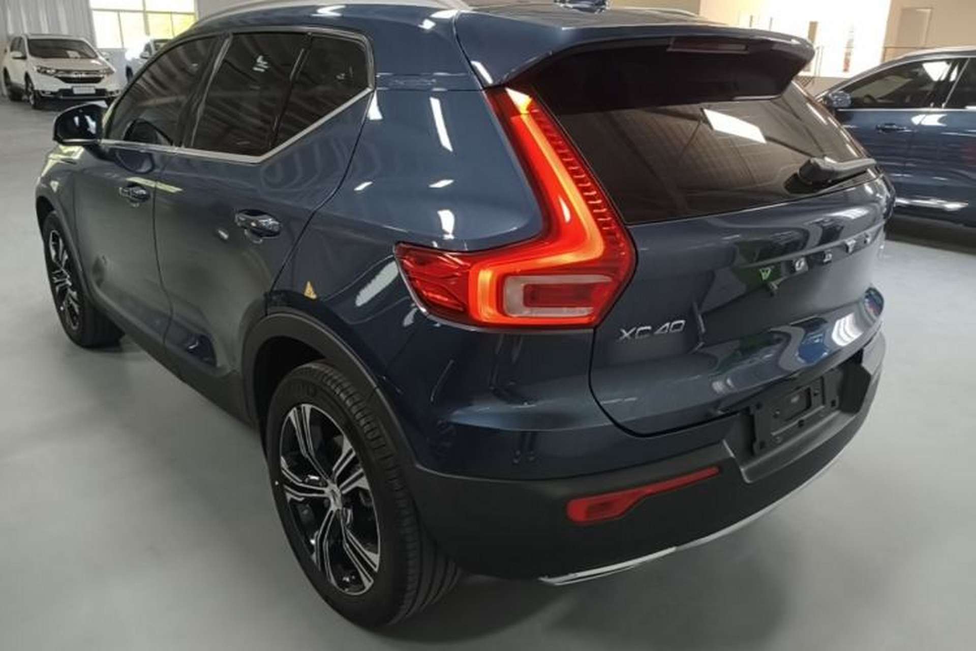 Used Volvo XC40 2020 T4 Four-Wheel Drive Smart Luxury Edition Rear Left 45 Deg