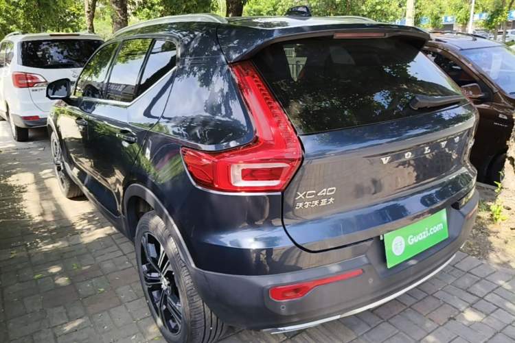 Used Volvo XC40 2020 T4 Four-Wheel Drive Smart Luxury Edition Rear Left 45 Deg