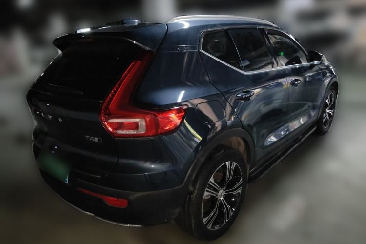 Used Volvo XC40 2020 T4 Four-Wheel Drive Smart Luxury Edition Rear Right 45 Deg