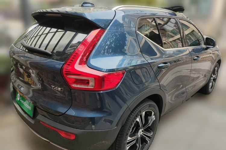 Used Volvo XC40 2020 T4 Four-Wheel Drive Smart Luxury Edition Rear Right 45 Deg