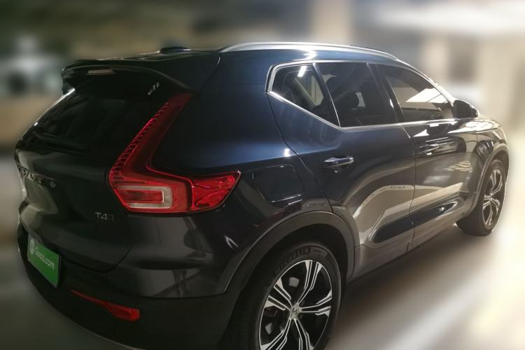 Used Volvo XC40 2020 T4 Four-Wheel Drive Smart & Sporty Edition Rear Right 45 Deg