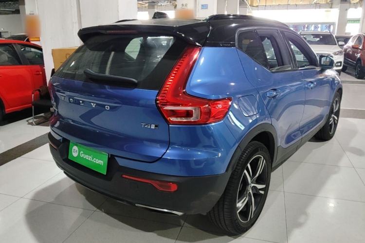 Used Volvo XC40 2020 T4 Four-Wheel Drive Smart & Sporty Edition Rear Right 45 Deg