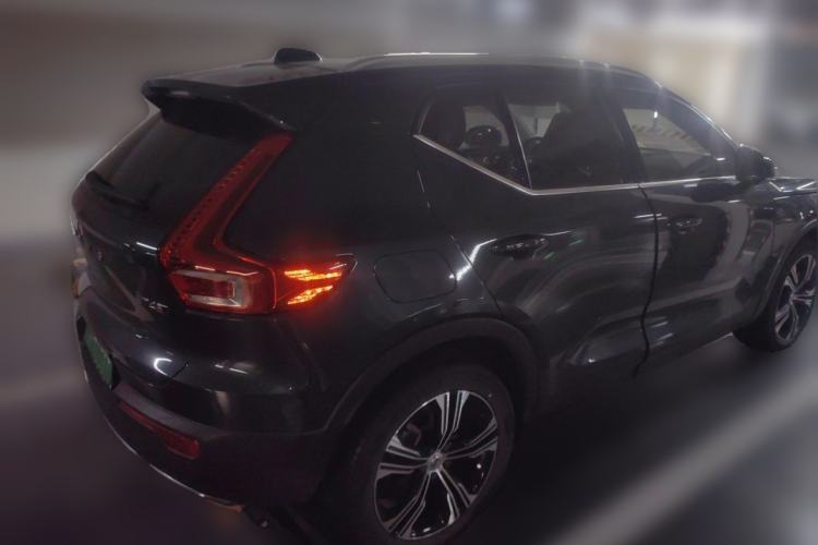 Used Volvo XC40 2020 T4 Four-Wheel Drive Smart Luxury Edition Rear Right 45 Deg