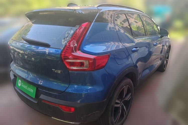 Used Volvo XC40 2020 T4 Four-Wheel Drive Smart & Sporty Edition Rear Right 45 Deg
