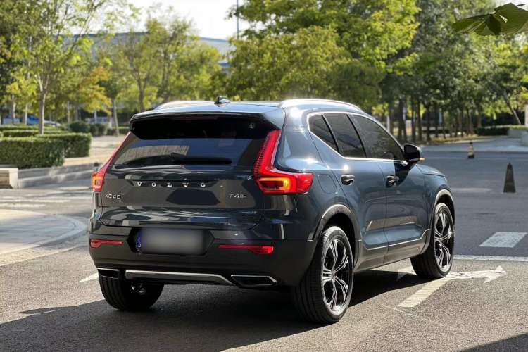 Used Volvo XC40 2020 T4 Four-Wheel Drive Smart Luxury Edition Rear Right 45 Deg