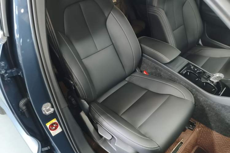 Used Volvo XC40 2020 T4 Four-Wheel Drive Smart Luxury Edition Right Front Seat