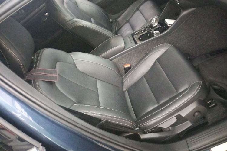 Used Volvo XC40 2020 T4 Four-Wheel Drive Smart Luxury Edition Right Front Seat