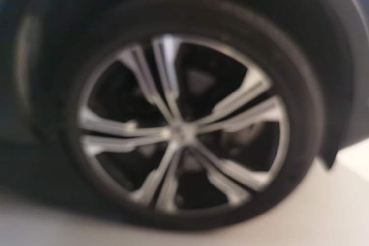 Used Volvo XC40 2020 T4 Four-Wheel Drive Smart & Sporty Edition Right Front Wheel Hub