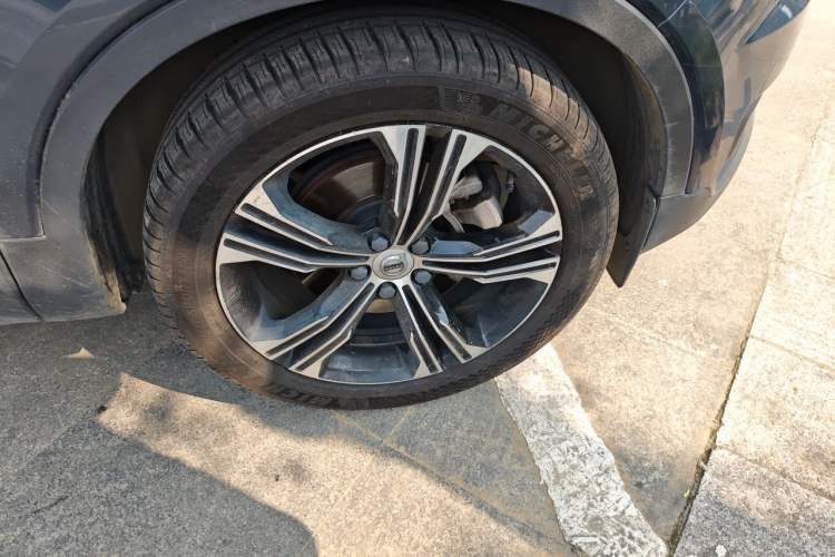 Used Volvo XC40 2020 T4 Four-Wheel Drive Smart Luxury Edition Right Front Wheel Hub