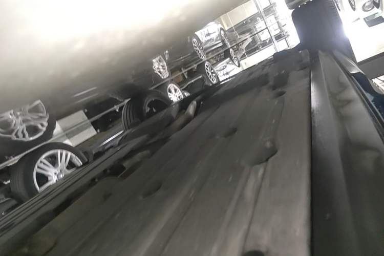 Used Volvo XC40 2020 T4 Four-Wheel Drive Smart & Sporty Edition Right Side Sill