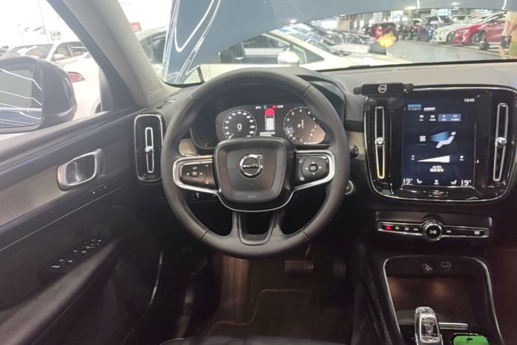 Used Volvo XC40 2020 T4 Four-Wheel Drive Smart Luxury Edition Steering Wheel