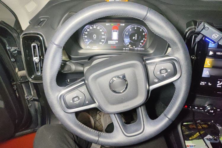 Used Volvo XC40 2020 T4 Four-Wheel Drive Smart Luxury Edition Steering Wheel