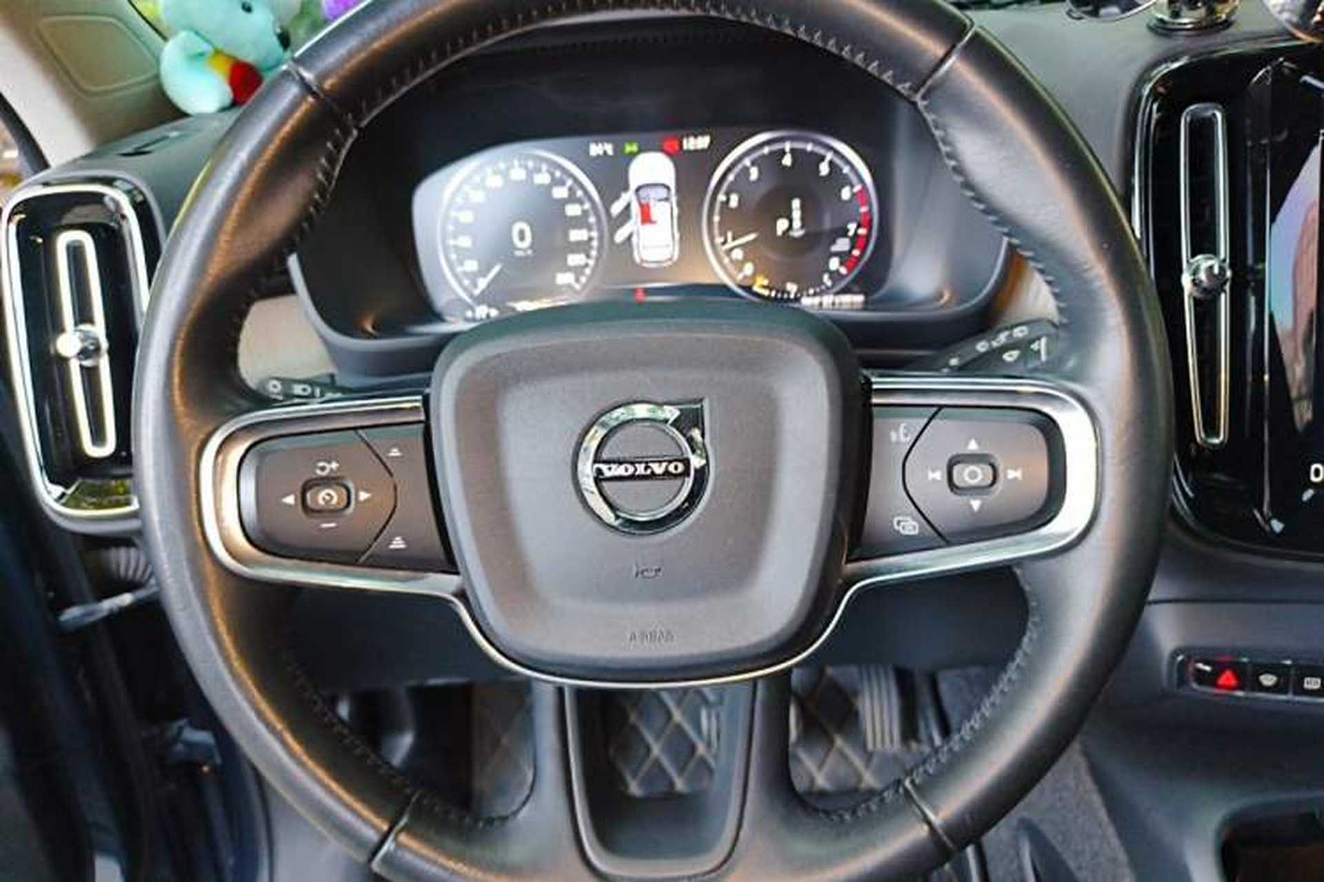 Used Volvo XC40 2020 T4 Four-Wheel Drive Smart Luxury Edition Steering Wheel