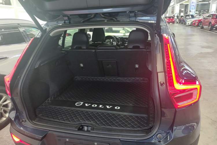 Used Volvo XC40 2020 T4 Four-Wheel Drive Smart Luxury Edition Trunk
