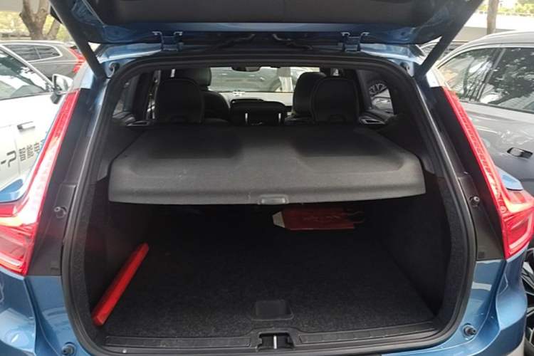 Used Volvo XC40 2020 T4 Four-Wheel Drive Smart & Sporty Edition Trunk