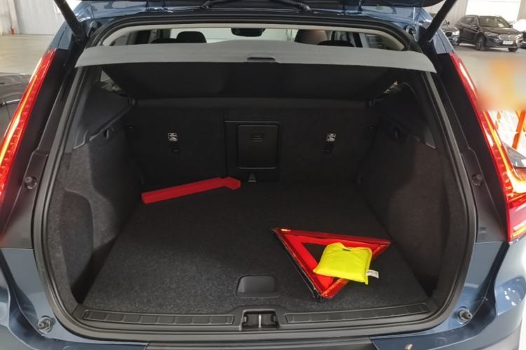 Used Volvo XC40 2020 T4 Four-Wheel Drive Smart Luxury Edition Trunk