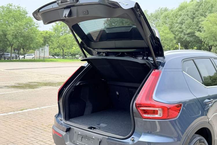 Used Volvo XC40 2020 T3 Zhiyuan Luxury Edition Trunk
