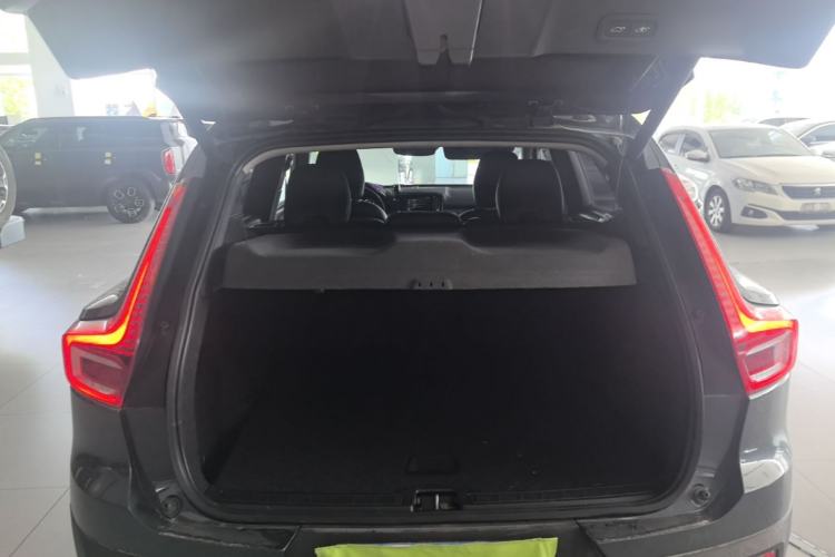 Used Volvo XC40 2020 T4 Four-Wheel Drive Smart Luxury Edition Trunk