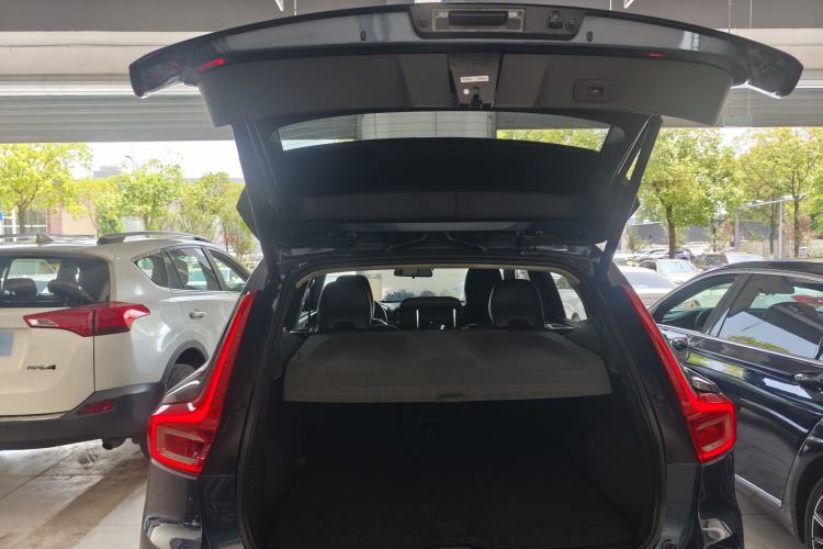 Used Volvo XC40 2020 T3 Zhiyuan Luxury Edition Trunk