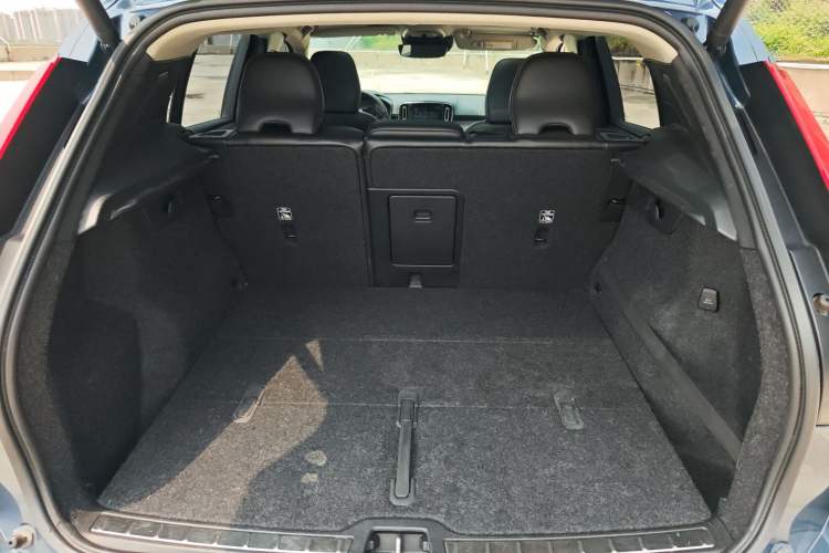 Used Volvo XC40 2020 T4 4x4 Zhiya Luxury Edition Trunk