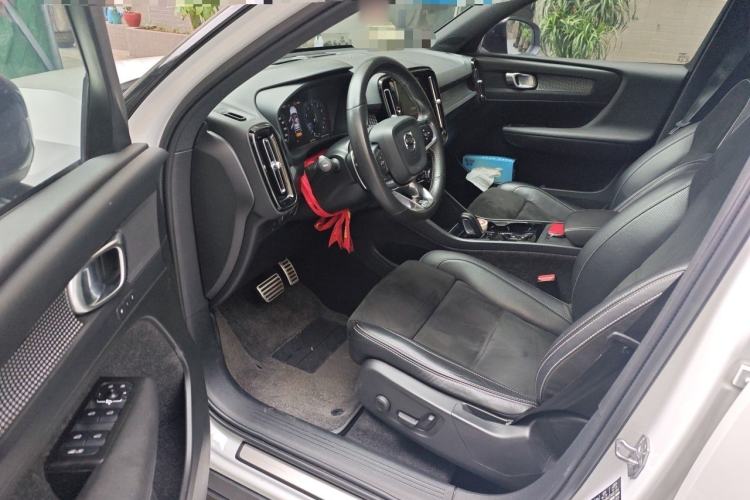 Used Volvo XC40 2020 T4 Four-Wheel Drive Smart & Sporty Edition Driver Seat