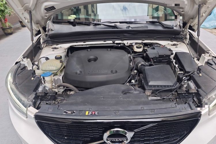 Used Volvo XC40 2020 T4 Four-Wheel Drive Smart & Sporty Edition Engine Bay