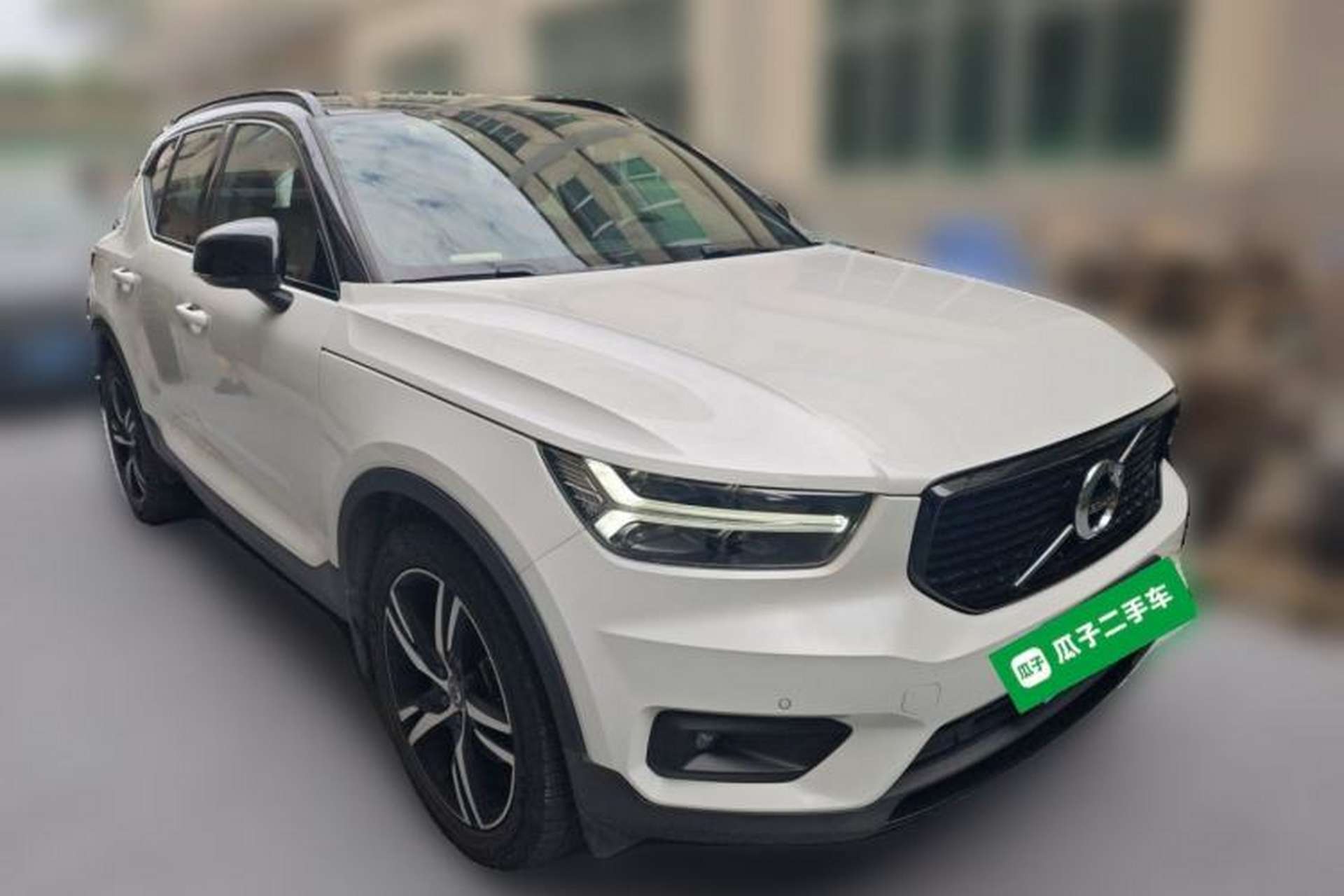 Used Volvo XC40 2020 T4 Four-Wheel Drive Smart & Sporty Edition Front Right 45 Deg