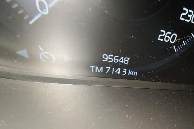 Used Volvo XC40 2020 T3 Smart & Stylish Edition Odometer Close Up