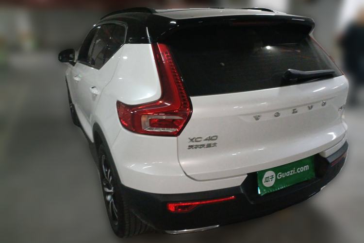 Used Volvo XC40 2020 T4 Four-Wheel Drive Smart & Sporty Edition Rear Left 45 Deg