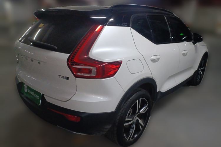 Used Volvo XC40 2020 T4 Four-Wheel Drive Smart & Sporty Edition Rear Right 45 Deg