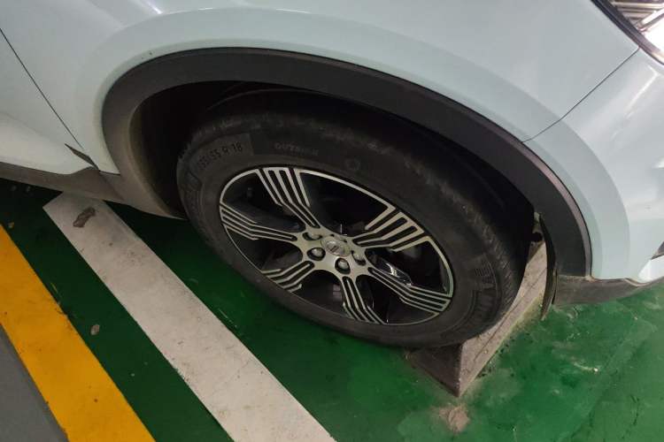 Used Volvo XC40 2020 T3 Zhiyuan Luxury Edition Right Front Wheel Hub