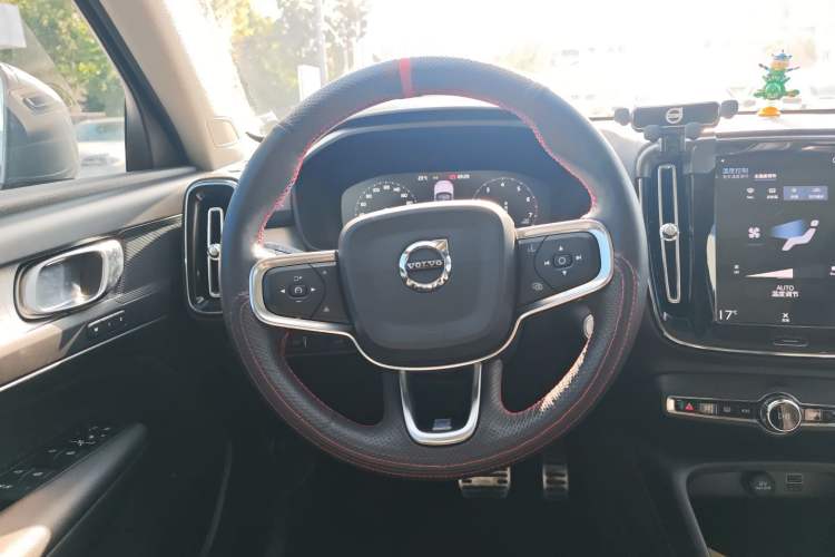 Used Volvo XC40 2020 T3 Smart & Stylish Edition Steering Wheel