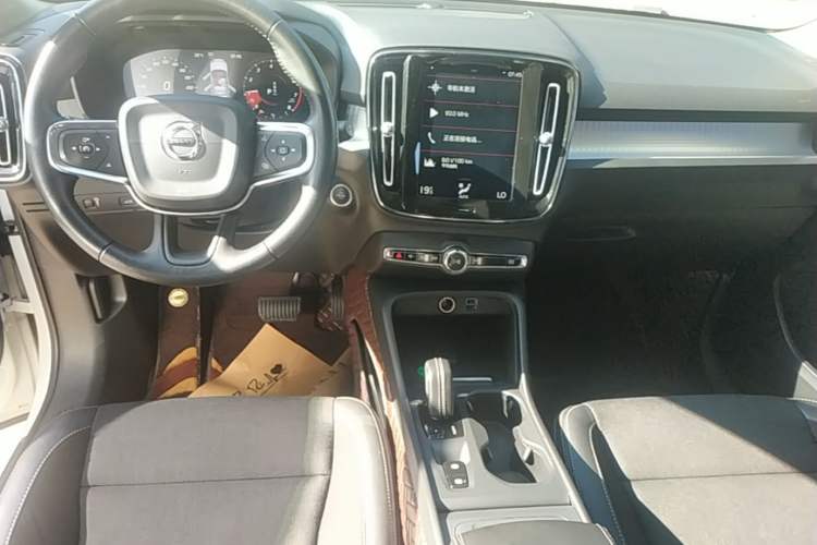Used Volvo XC40 2020 T3 Smart & Stylish Edition Center Console