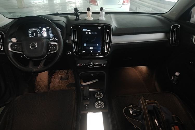 Used Volvo XC40 2020 T3 Smart & Stylish Edition Center Console